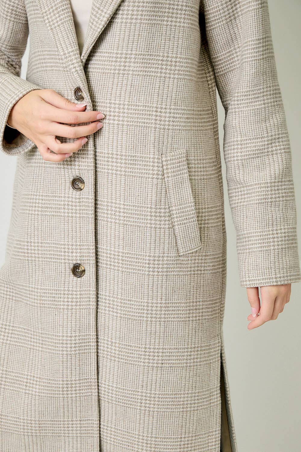 61159 Houndstooth Plaid Long Coat: Latte / Large