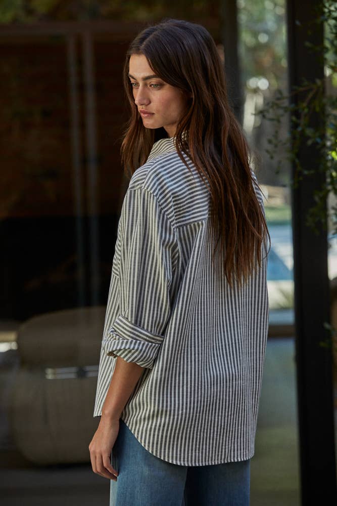 L5611 | Woven Cotton Collar Neck Button Front Long Sleeve: Blue / S